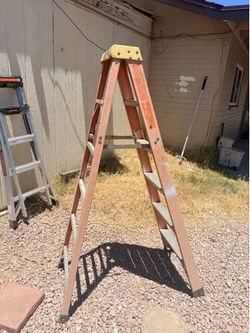 6’ Orange construction ladder