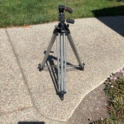 Manfrotto Bogen 3046 Tripod with MH804-3WUS 3 Way Head, Made in Italy