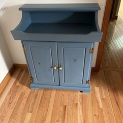Dry Sink.  19”wide x 33” long x  39” tall