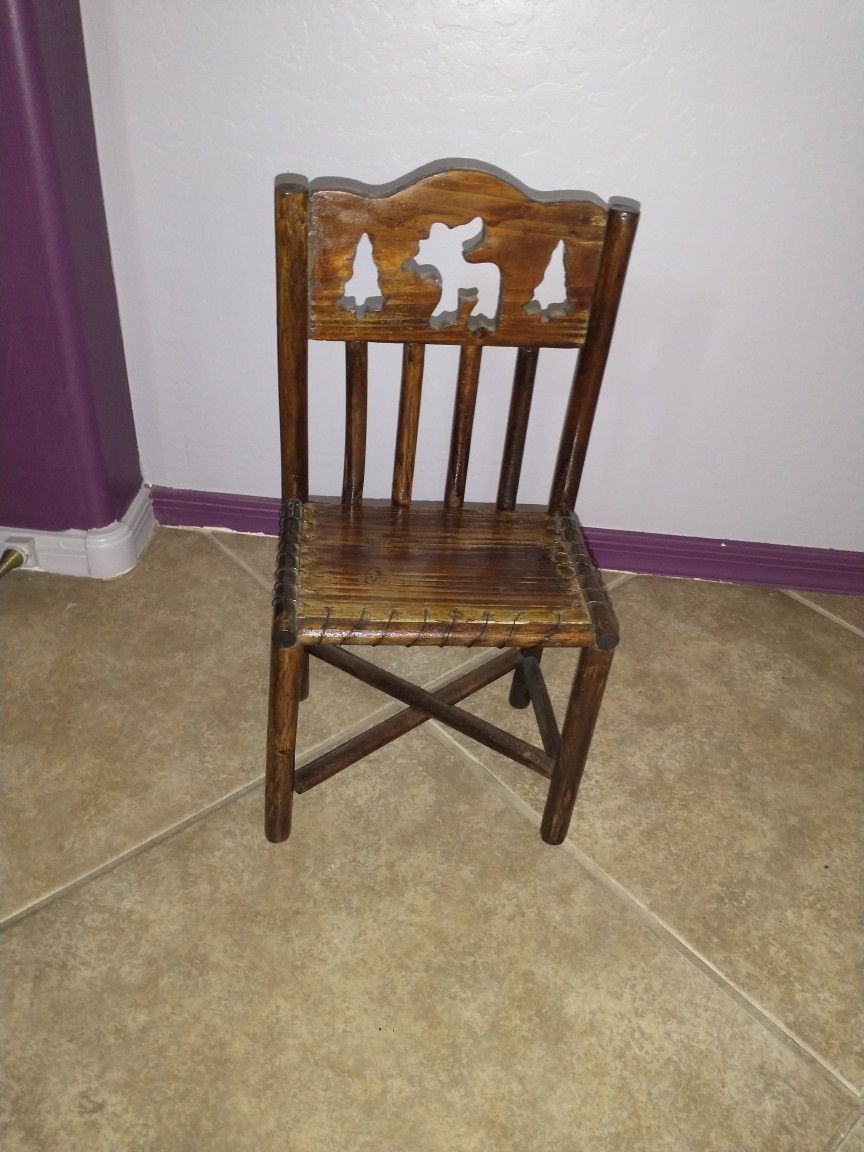 Antique refinished wood small teddy bear chair (17.5"x9. 5" x9")
Reindeer & tree carved into seat back
