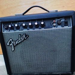FENDER AMPLIFIER