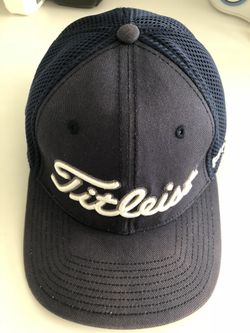 Like new navy blue Titleist Hat size S/M