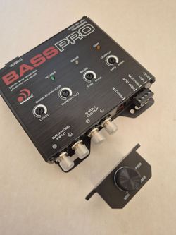 MASSIVE AUDIO DIGITAL BASS PROCESSOR WITH 9V LINEDRIVE