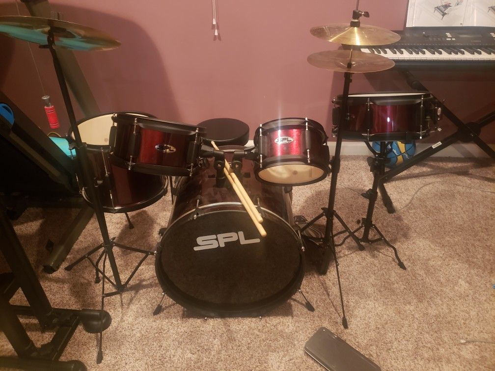 Kids drum set