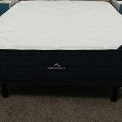 New Full Size Platform Bed Frame With Mattress DreamCloud 