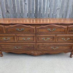 Mahogany 6-Drawer Dresser 