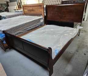 Cherry sleigh bed, queen size
