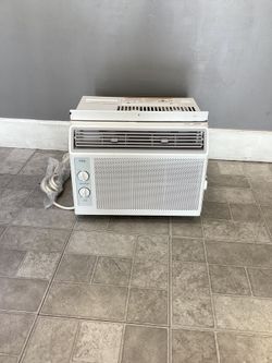 TCL H5W33M 5,000 BTU Window Air Conditioner