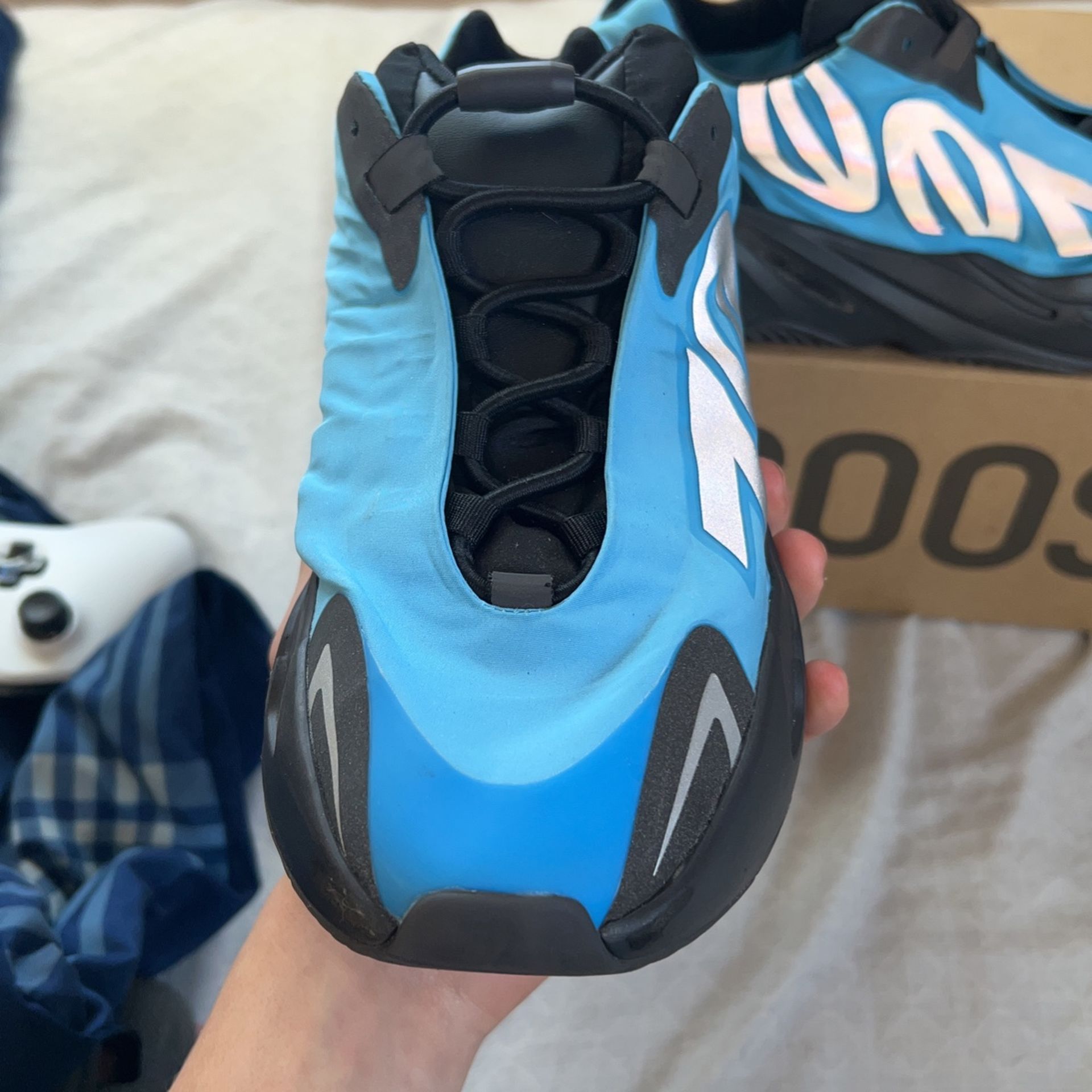 Yeezy Carbon Carbon Blue 700s Yeezy 700s