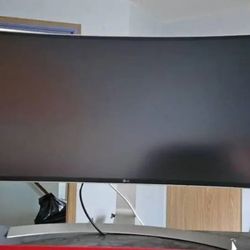 LG 34” UltraWide Curved Monitor – Model 34CB99-W