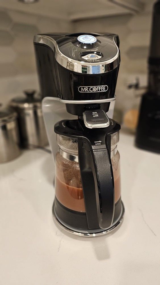 Mr. Coffee Cafe Latte Maker/Hot chocolate Maker/Excellent Condition/Easter to Use/ Cappuccino/Brews/Froths/
