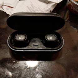  Soundcore Earbuds