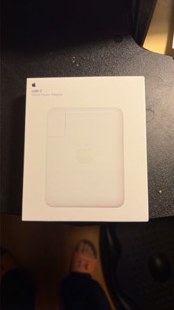 Apple 140W USB-C Power Adapter
