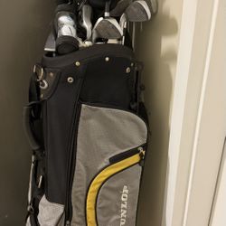 Dunlop Golf Club Set With Bag 