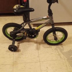 Huffy Rock It 12 Inch Kids Bike In Excellent Gently Used Condition 