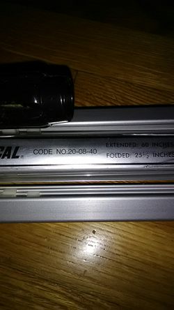 Focal camera tripod extends 60 inches in excellent condition