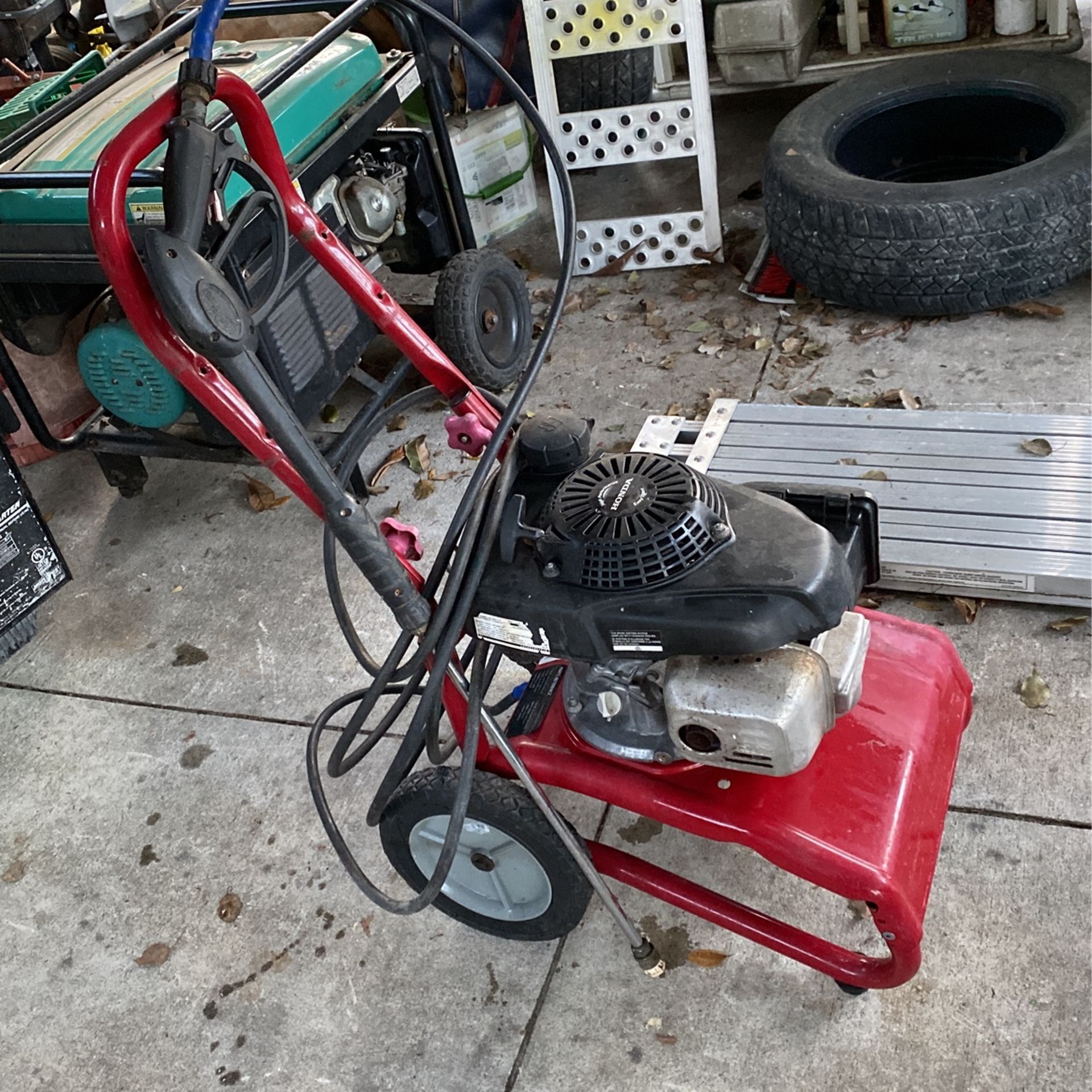 2800psi  Craftsman Pressure Washer Powered By Honda. Use Very Little Good Condition Ask 150.