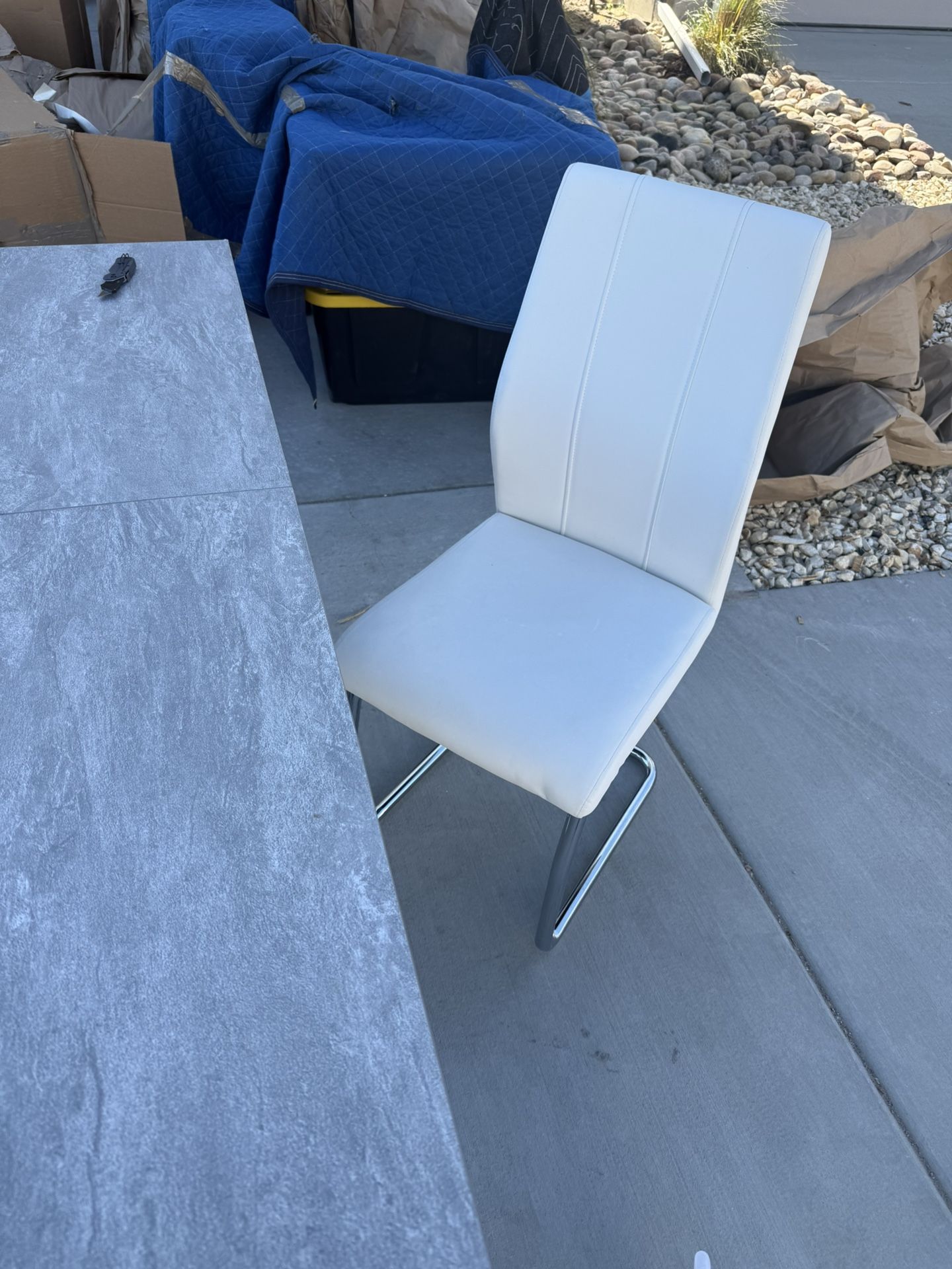Table With 4 Chairs