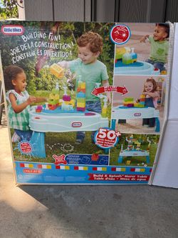 Little tikes build & splash water