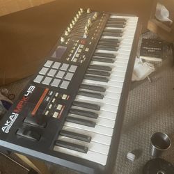 Akai MPK 49 Midi Controller 