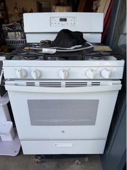 GE gas stove with microwave oven