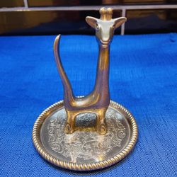 Pretty Silver Plate Engraved Giraffe Figurine Ring Holder With Tray