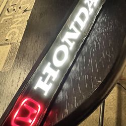 Honda Emblem Lights Up