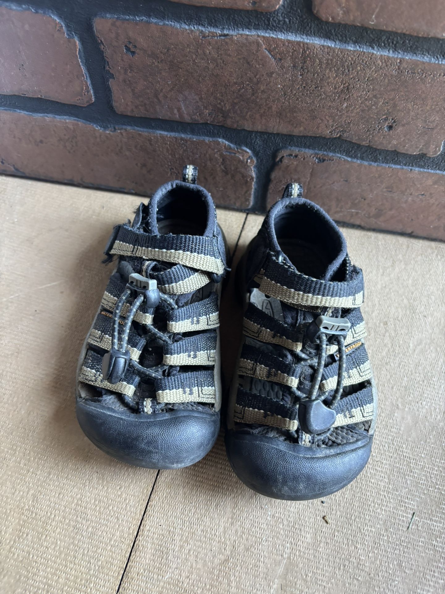 Keen Toddler Sandals 8c