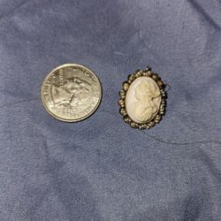 10k Gold Cameo Pendant