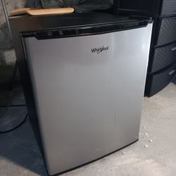 Refrigerator  Whirlpool 