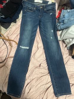 Abercrombie & Fitch Distressed Skinny Jeans