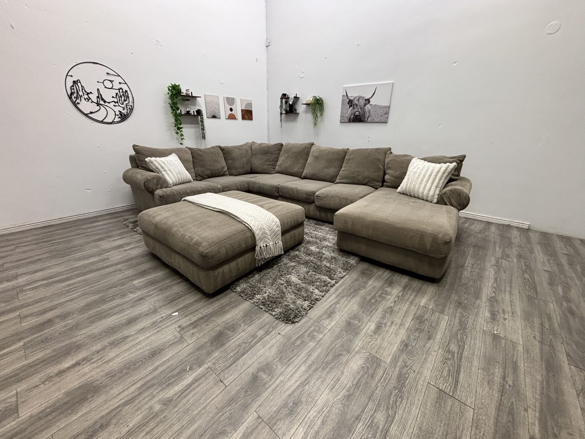 Sectional Couch - Free Delivery