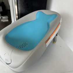 Skip hop Moby Recline And Rinse Bather