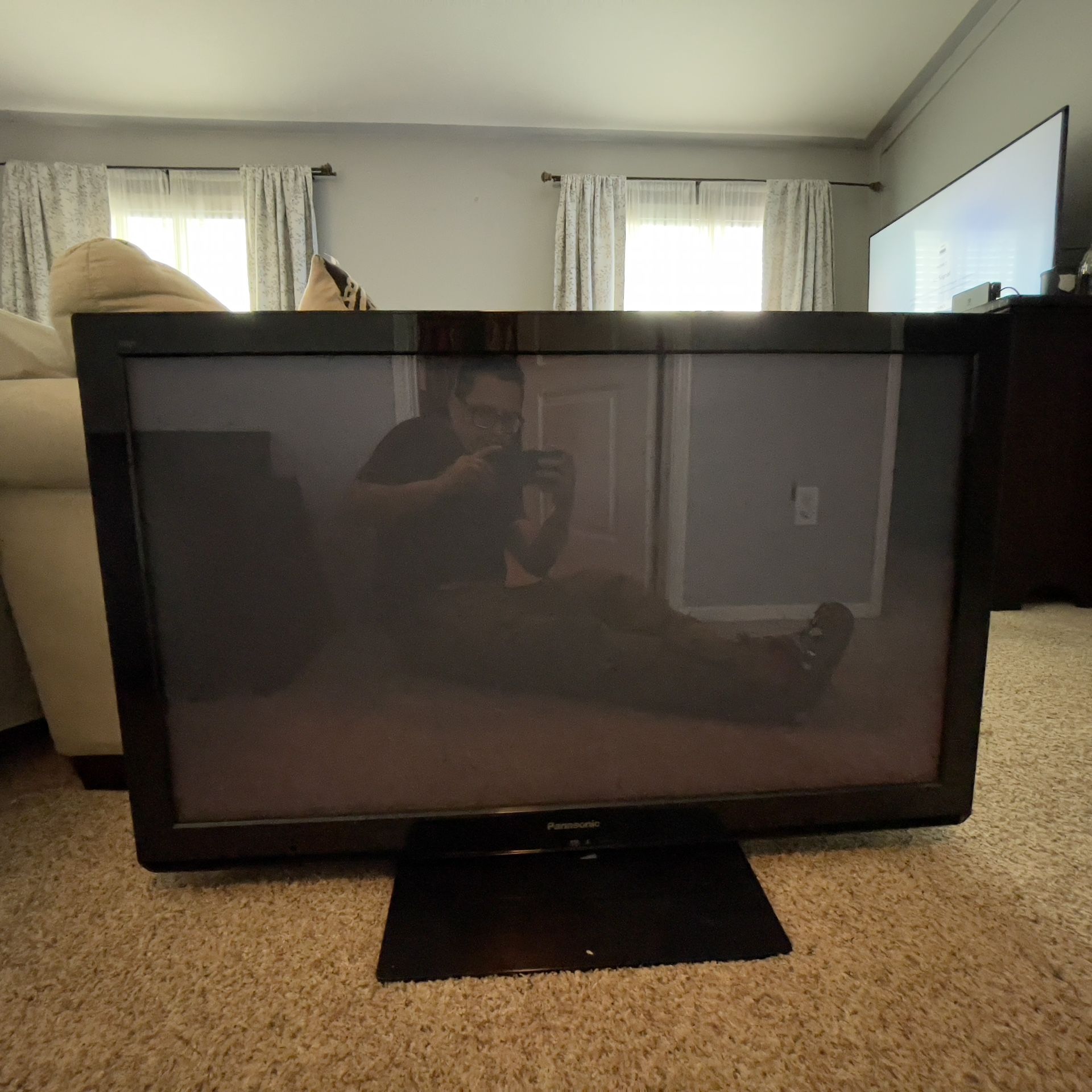 Free Panasonic Viera 42” Plasma HDTV Model TC-P42X3 Pick Up In Perris