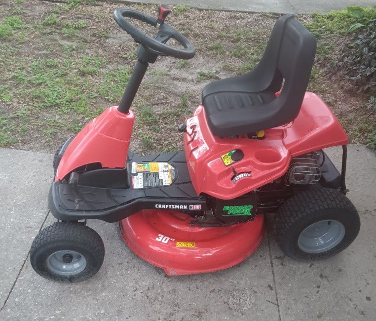 Craftsman R110 30" 10.5 H/P Riding Lawn Mower