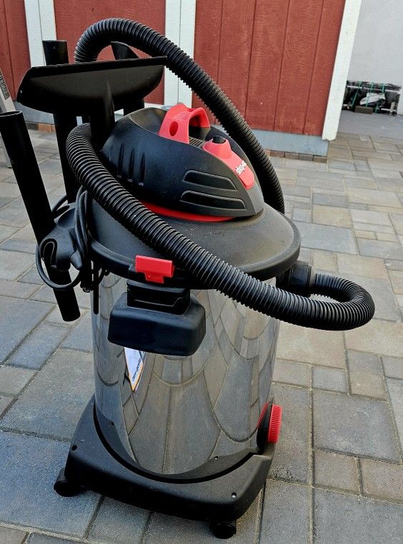 12 Gallon 6 Peak HP Wet/Dry Vacuum 