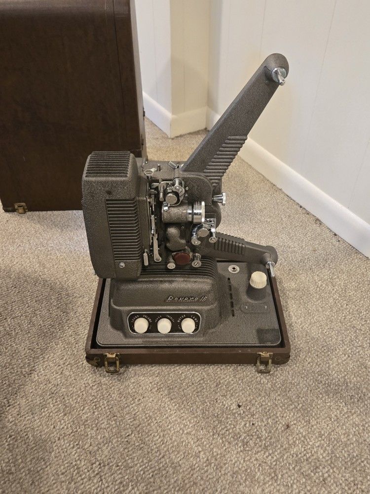 Revere 16 Sound Projector With Vintage Projector Lamp, Revere S-16 Sound 16mm Movie Projector,