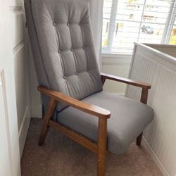 Mid-century modern armchair 35x27x45”