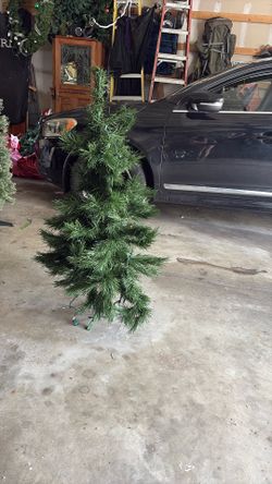 2 foot Christmas tree with lights
