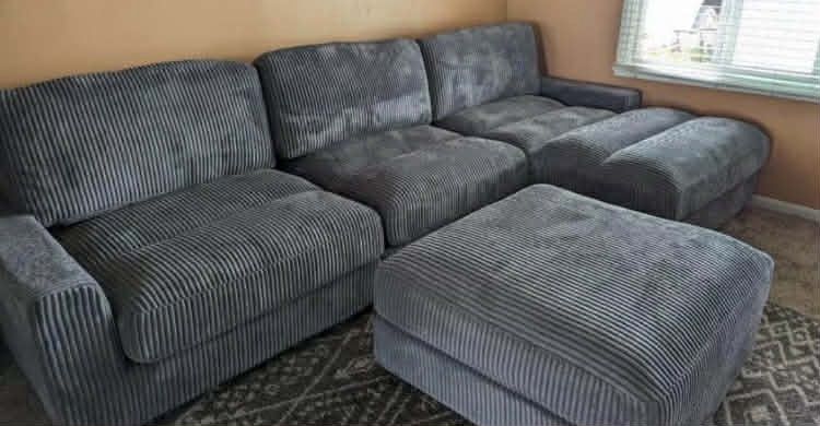 New 4 Piece Modular Sectional Couch with Comfy Wide Chaise! Free Delivery 🚚!