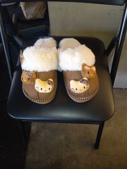 Slippers Hello kitty New size #8 X$15