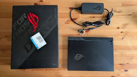QHD ASUS ROG Strix G15 Advantage Edition 15.6 512GB, AMD Ryzen 9 5900HX, RX6800M