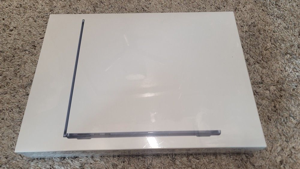 New Sealed Macbook Air A2681 M2 256gb 8gb