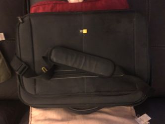 Laptop carrying case