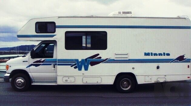 Photo 1999 Winnebago Minnie ready to go Camper