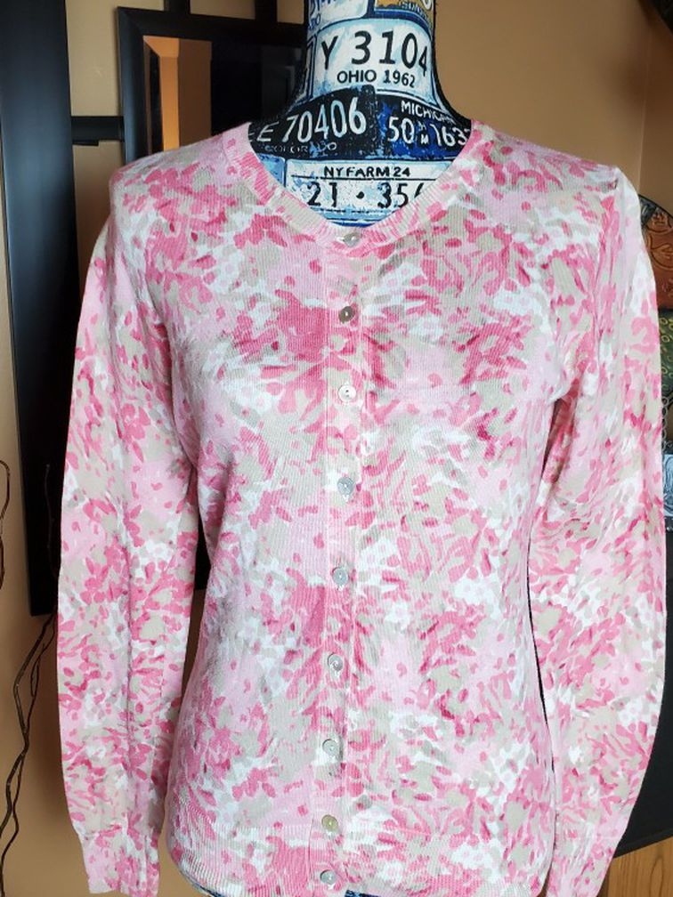 BANANA REPUBLIC PINK FLORAL BUTTON DOWN SWEATER!