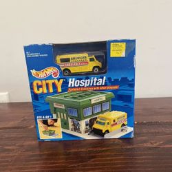 New Vintage 90s Hot Wheels City Hospital Playset Toy Yellow Ambulance Car 1990
