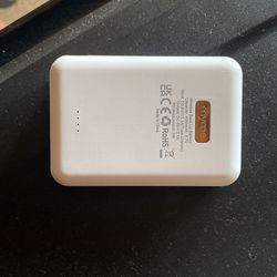 Portable Charger With MagSafe