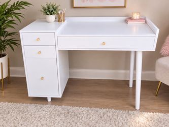 Desk / vanity