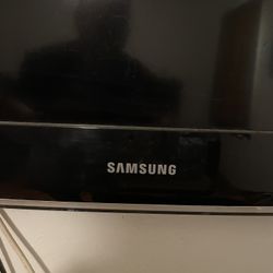 Samsung 32” Tv